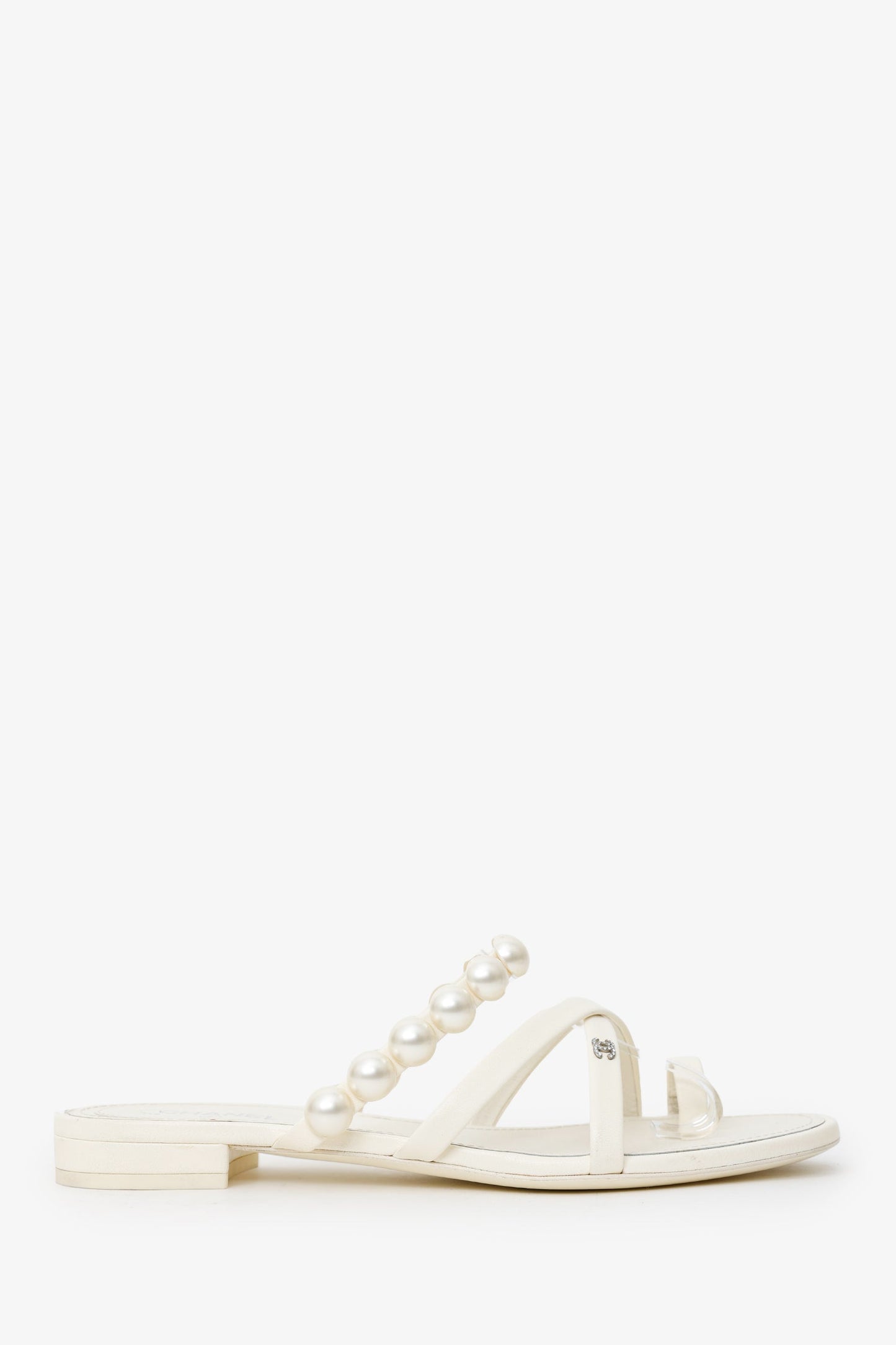 Pre-Loved Chanel™ White Leather Pearl CC Slides Size 38.5
