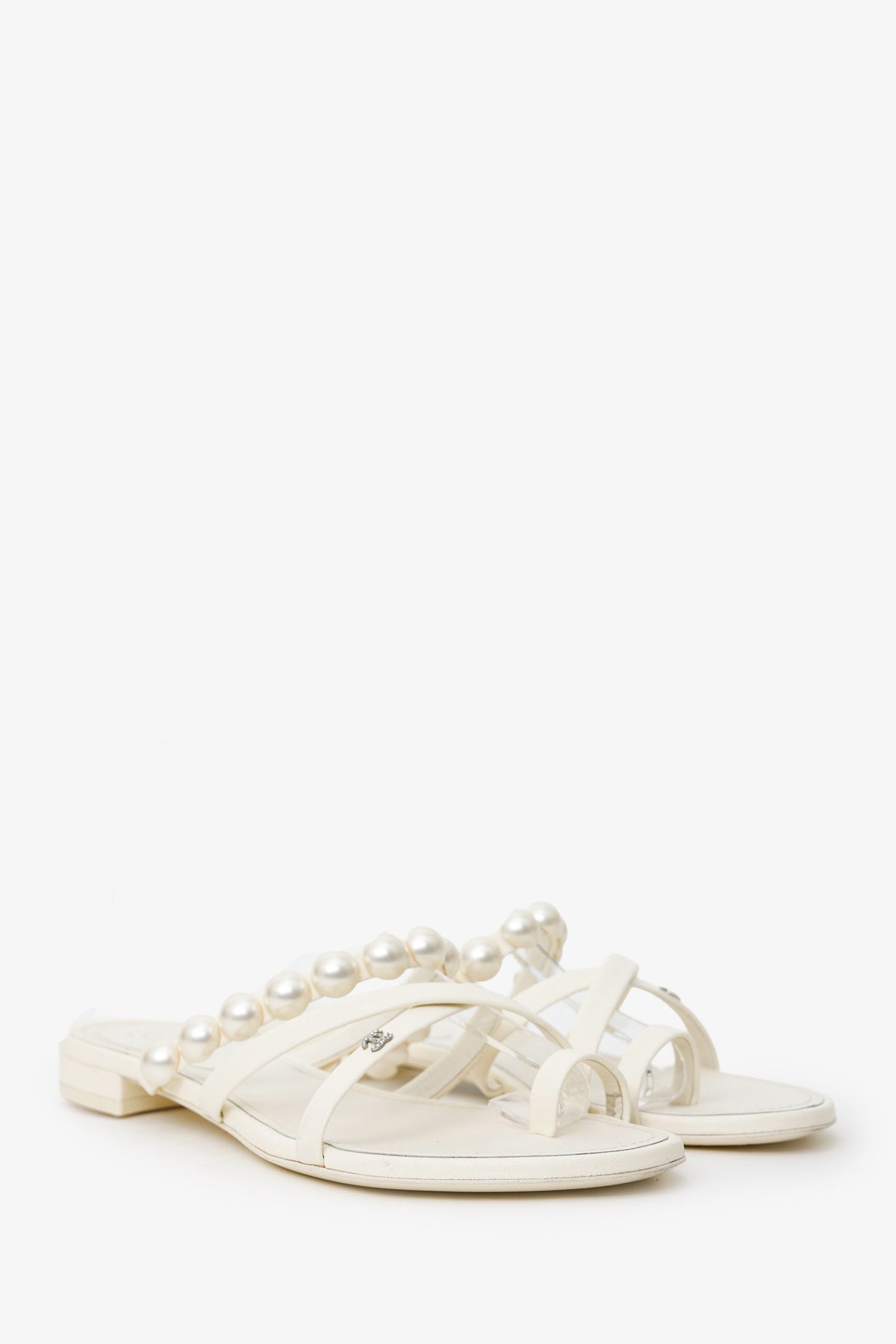 Pre-Loved Chanel™ White Leather Pearl CC Slides Size 38.5