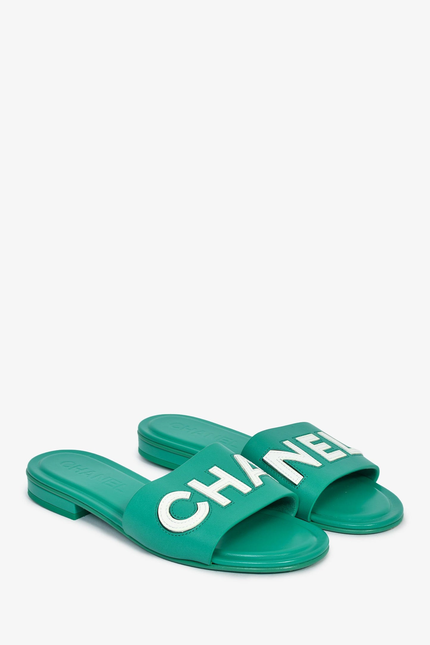 Pre-Loved Chanel™ 2023 Green Leather CHA-NEL Mules Sandal Size 36.5
