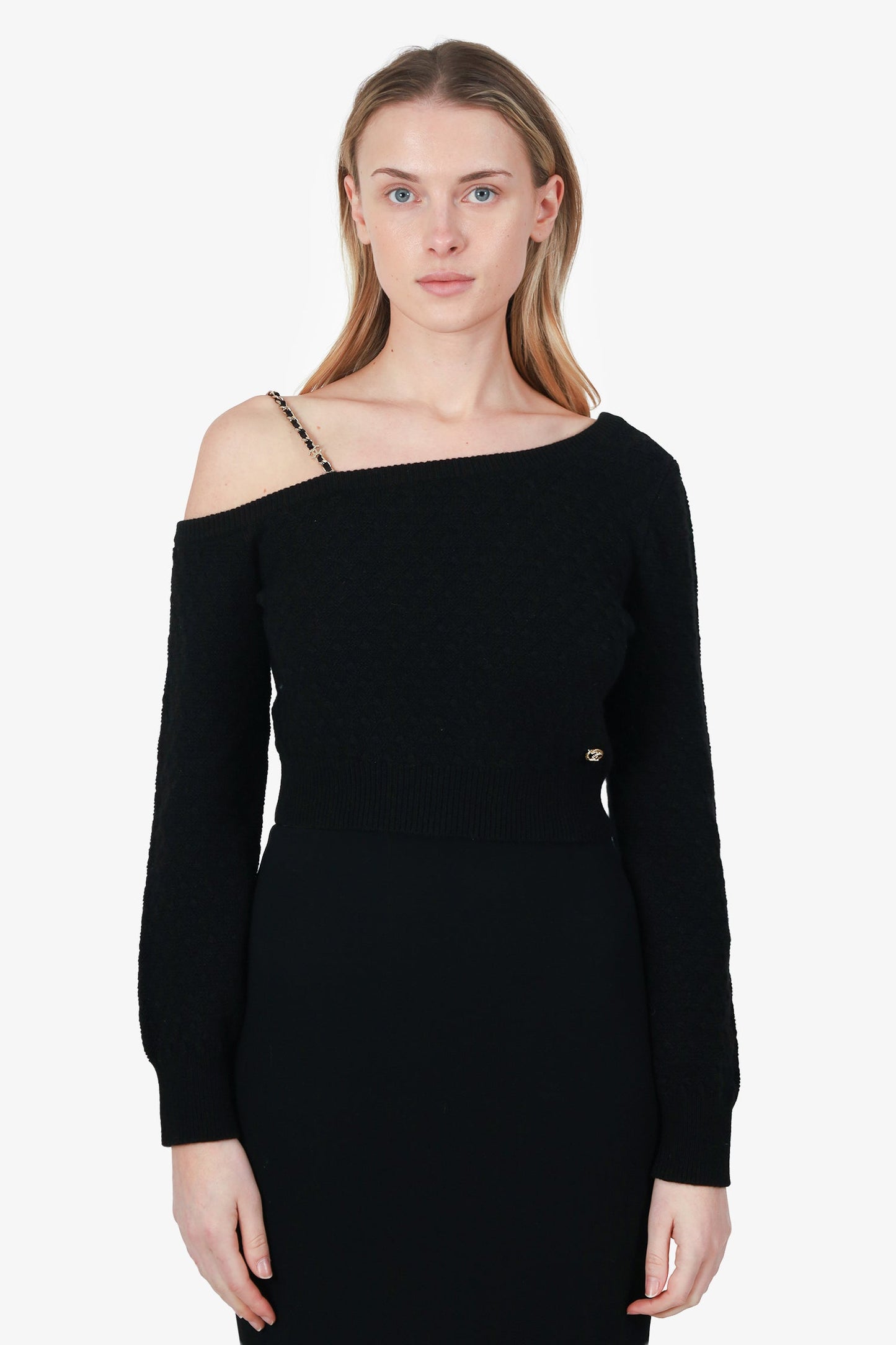 Pre-Loved Chanel™ 23B Black Cashmere Chain Cold-Shoulder Sweater Size 36
