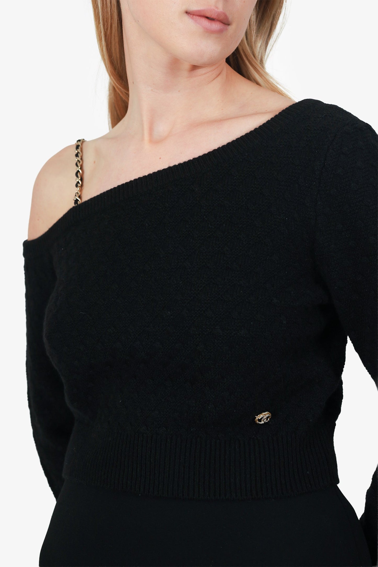 Pre-Loved Chanel™ 23B Black Cashmere Chain Cold-Shoulder Sweater Size 36