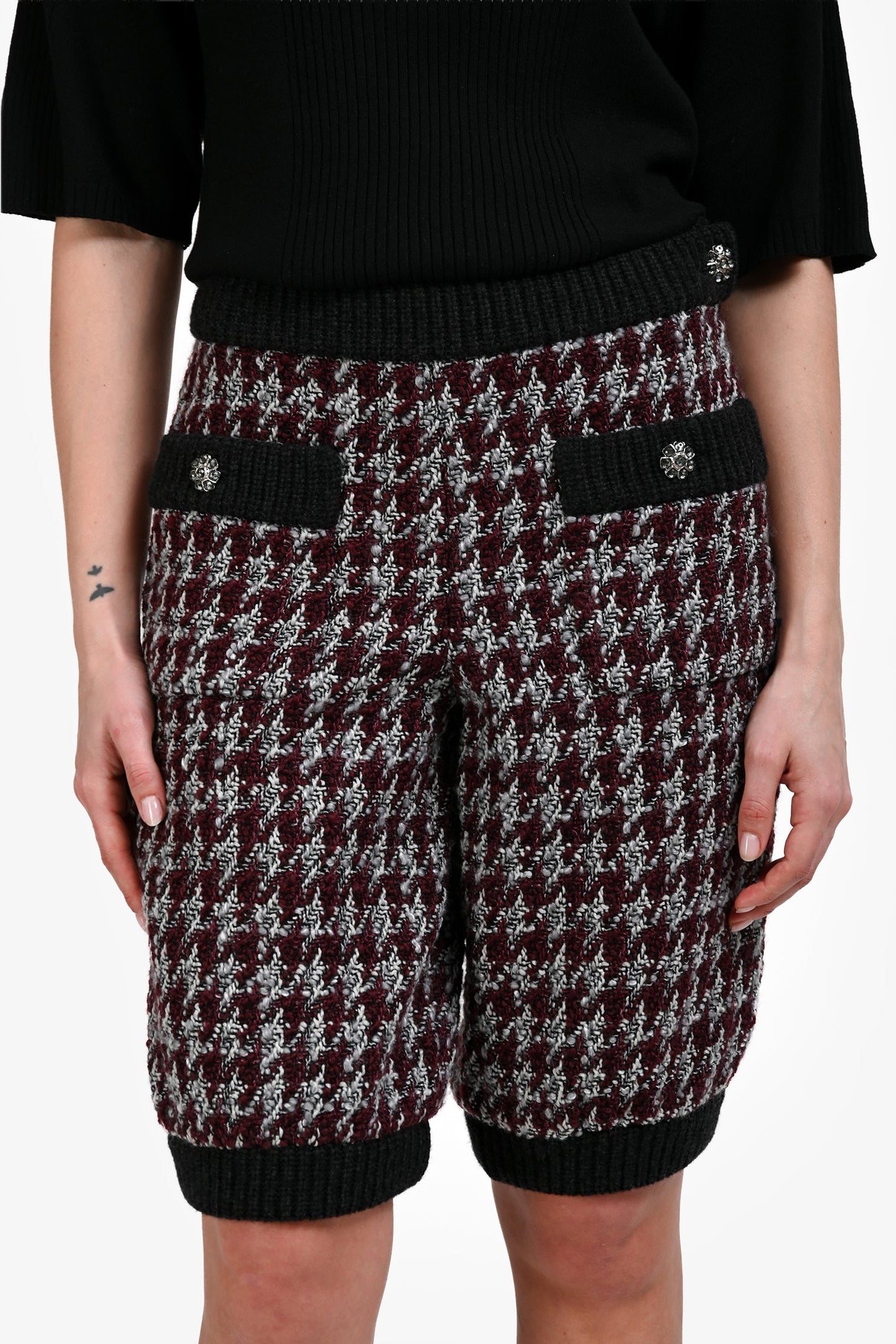 Pre-Loved Chanel™ Burgundy/White Wool Houndstooth Crystal Detail Balloon Shorts Size 38