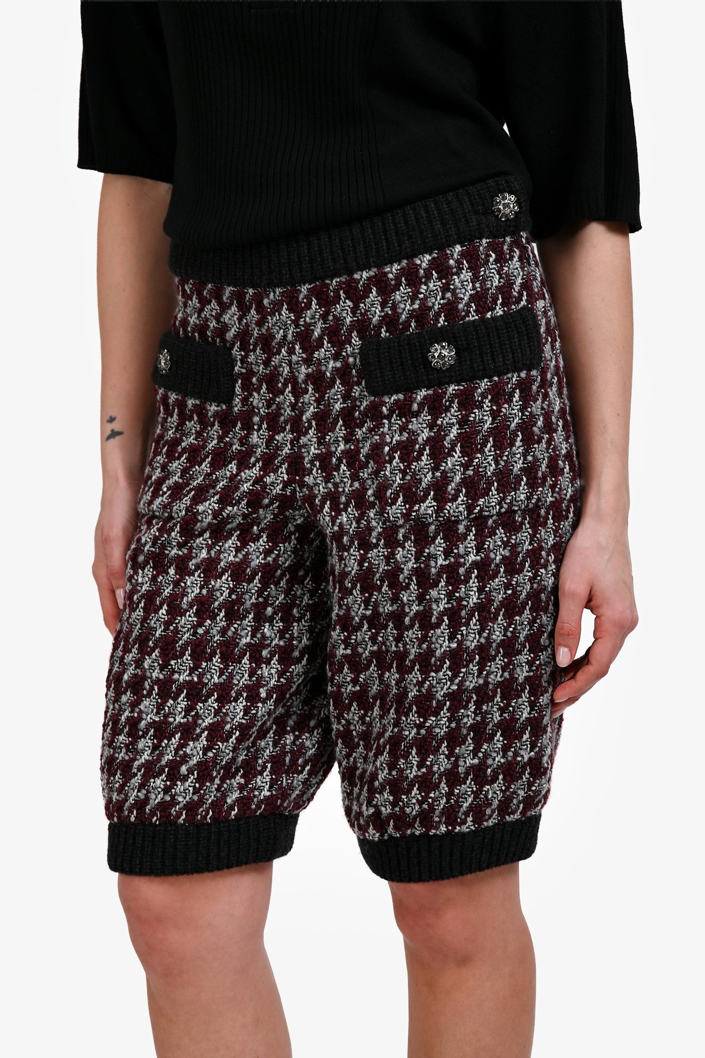 Pre-Loved Chanel™ Burgundy/White Wool Houndstooth Crystal Detail Balloon Shorts Size 38