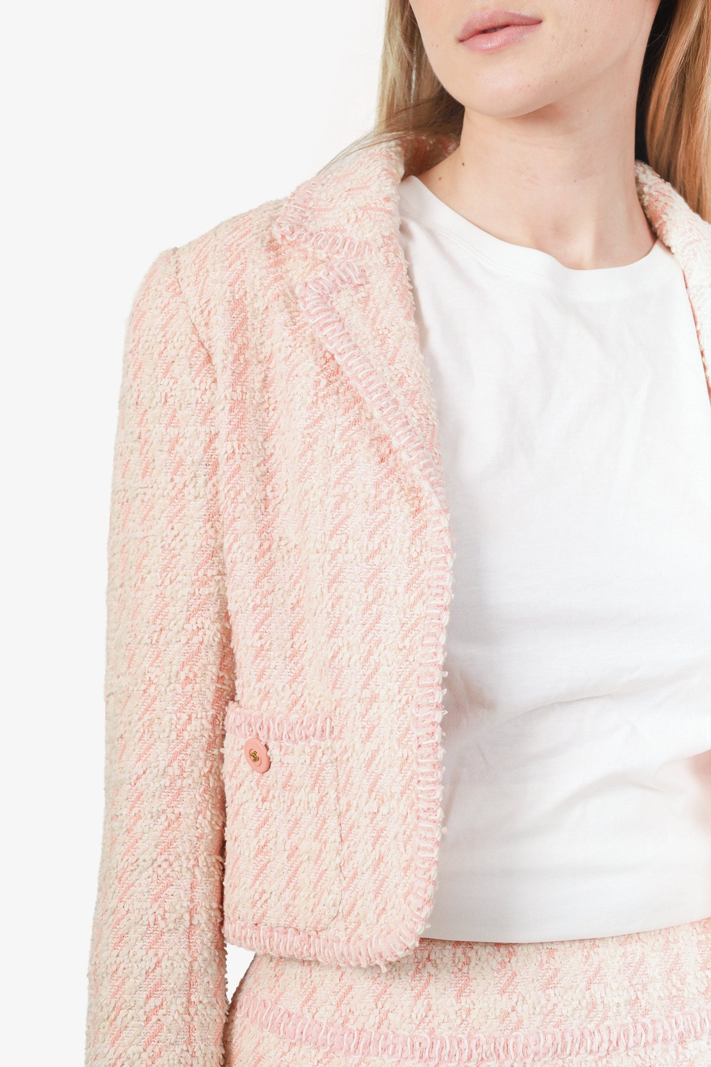 Pre-Loved Chanel™ 94P Pink/White Tweed Jacket + Mini Skirt Set Size 36