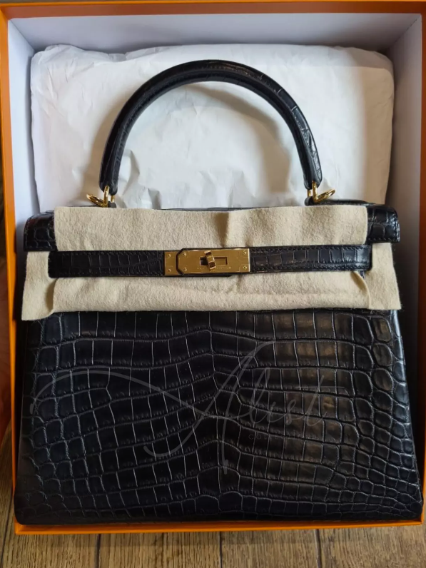 Hermes Kelly 28 Noir/Black Matte Niloticus Crocodile Gold HW NEW Kept Unused