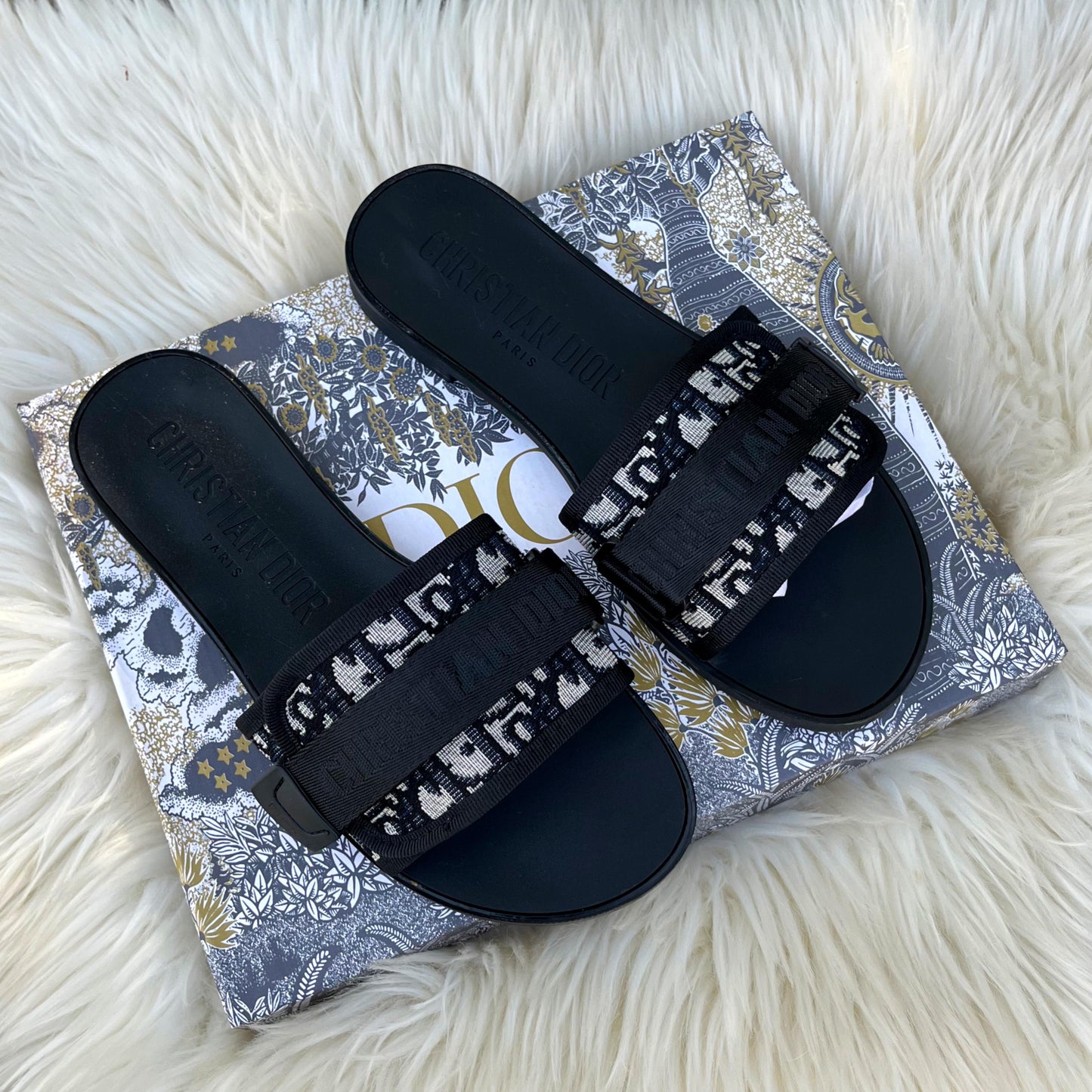 Christian Dior Flat Slippers – Women Bag Footwear Collection (Black & White Design A)