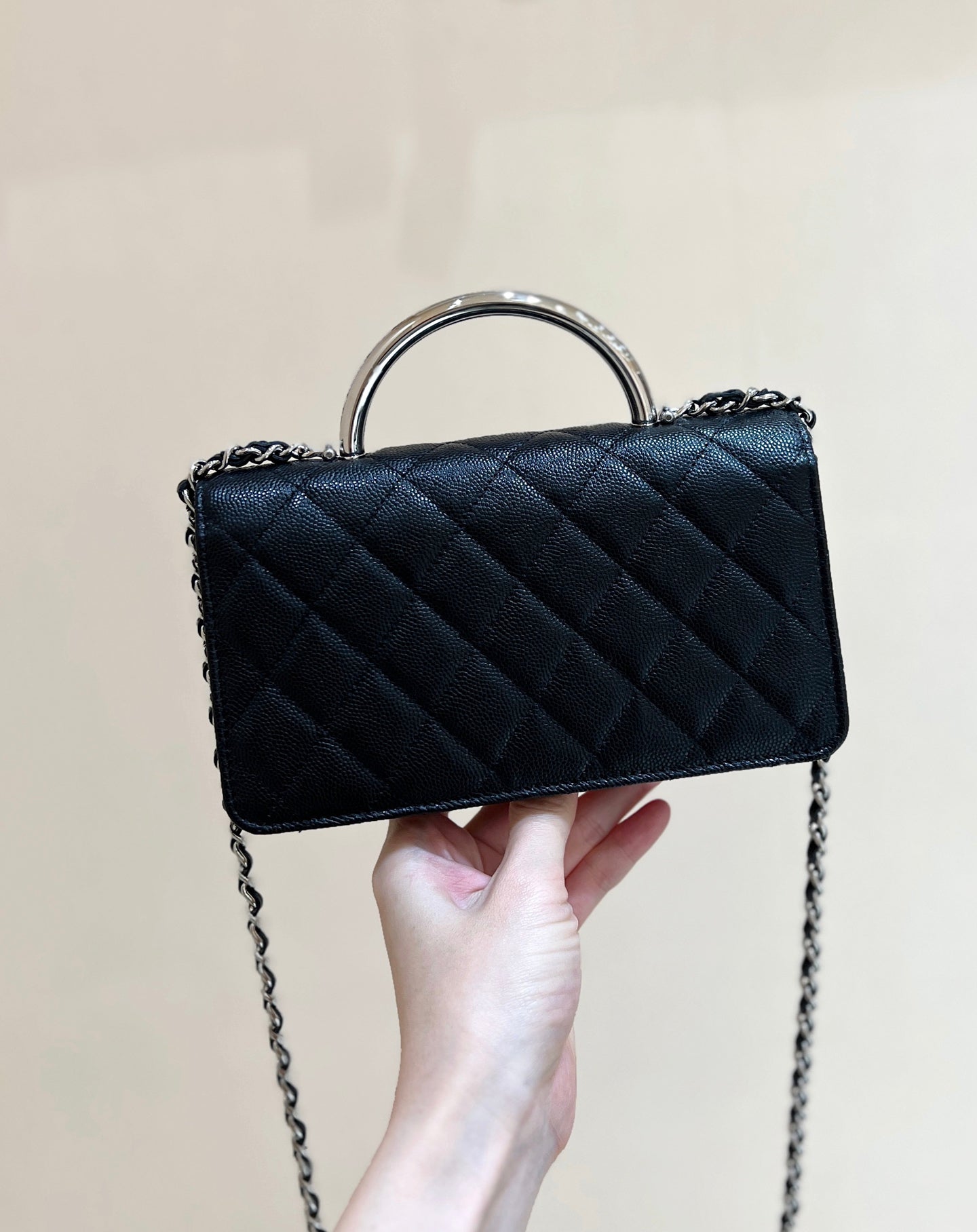 FLAP BAG WITH SILVER-TONE HANDLE 18 IN BLACK LAMBSKIN