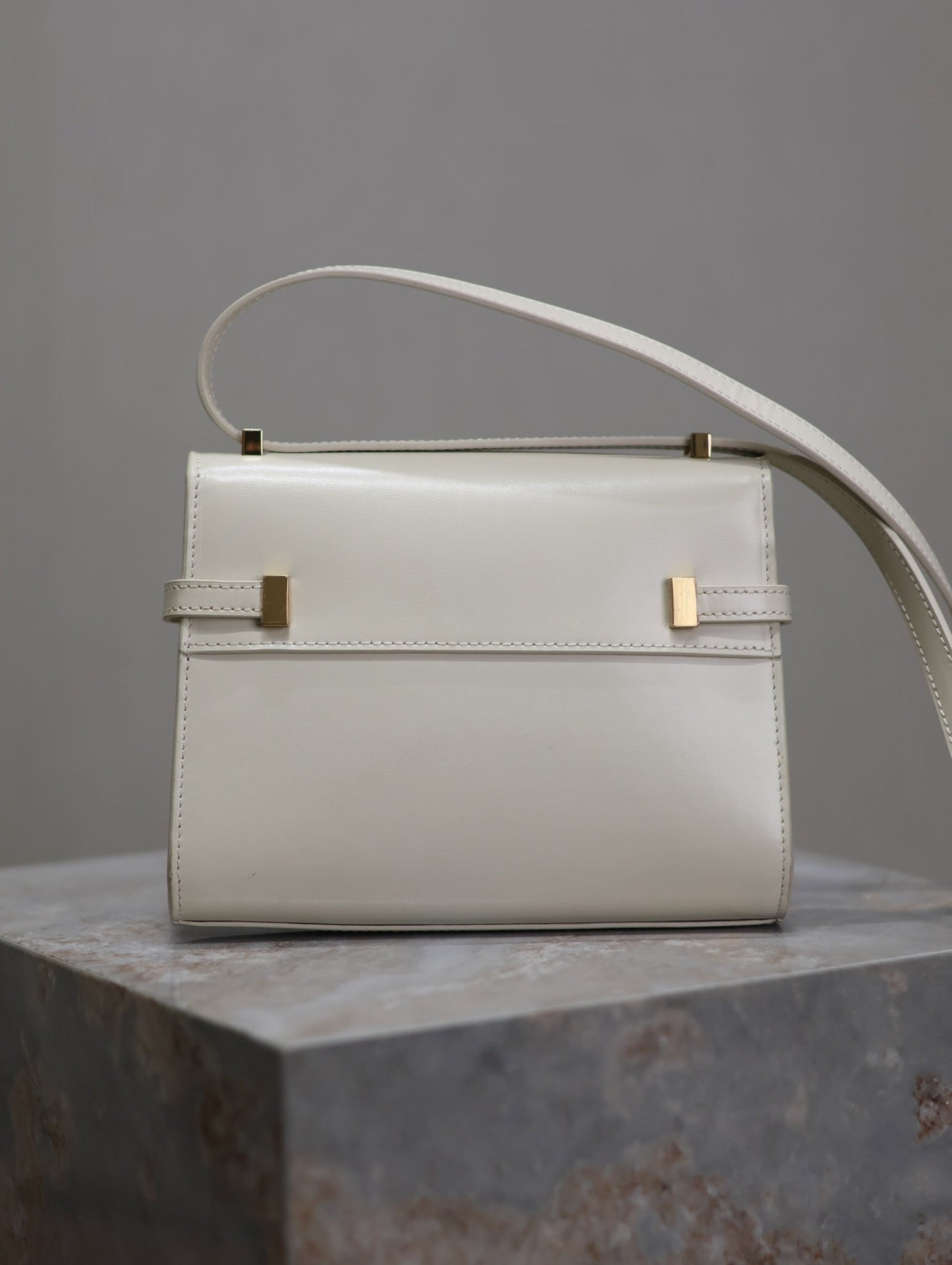 YSL 25S MINI MANHATTAN 19 IN BLANC VINTAGE CALFSKIN GOLD HARDWARE