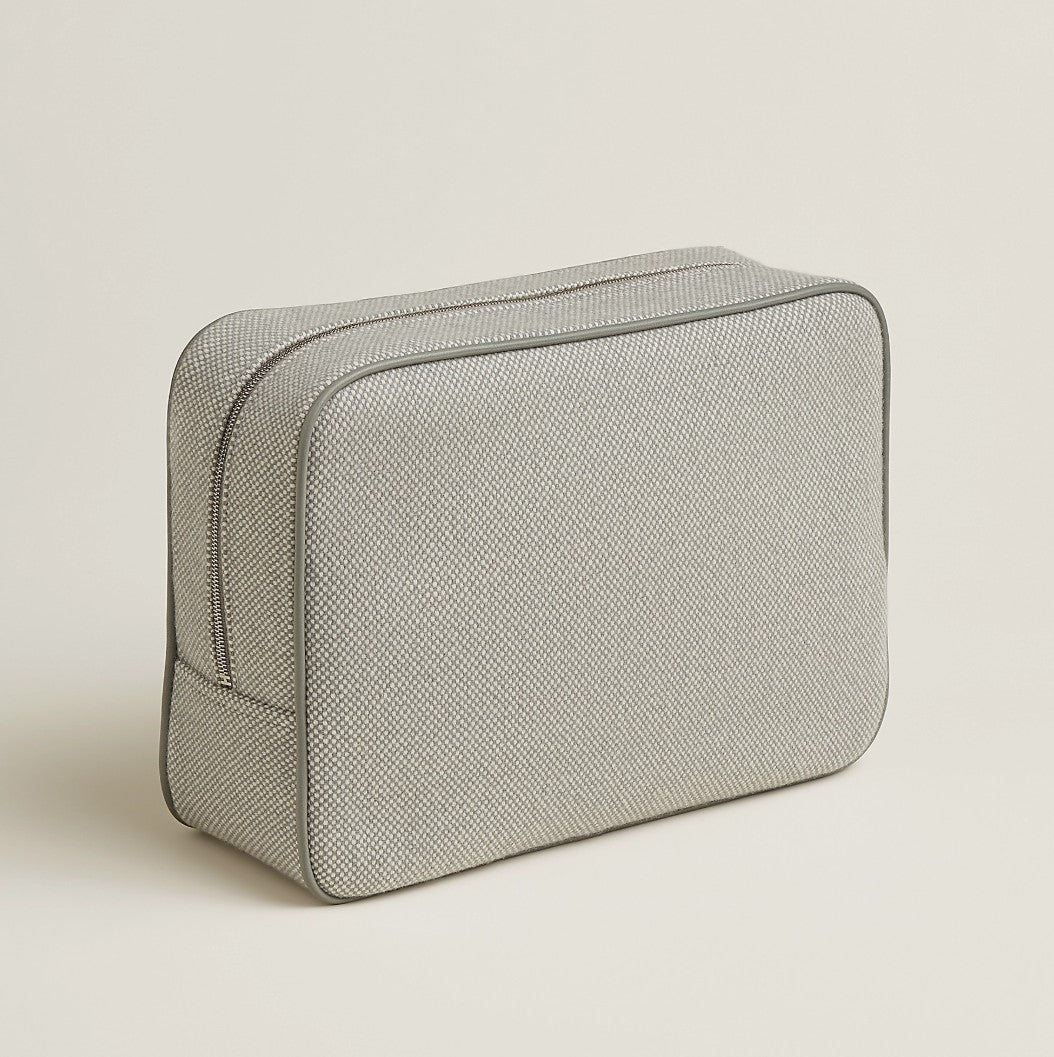 Brand New Hermès Chapitre H Cavalier case large model in Gris