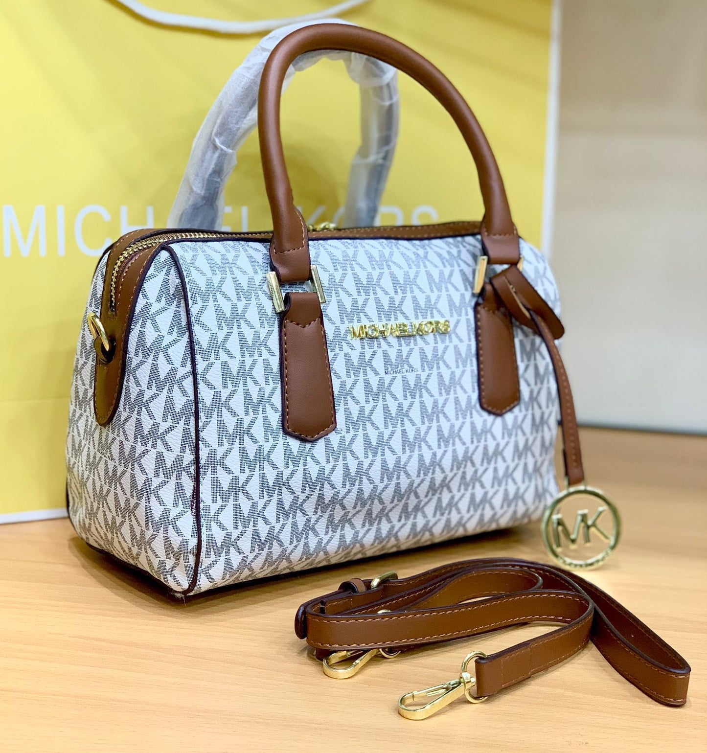 MICHAEL KORS BOSTON BAG – Women Bag (Off White)